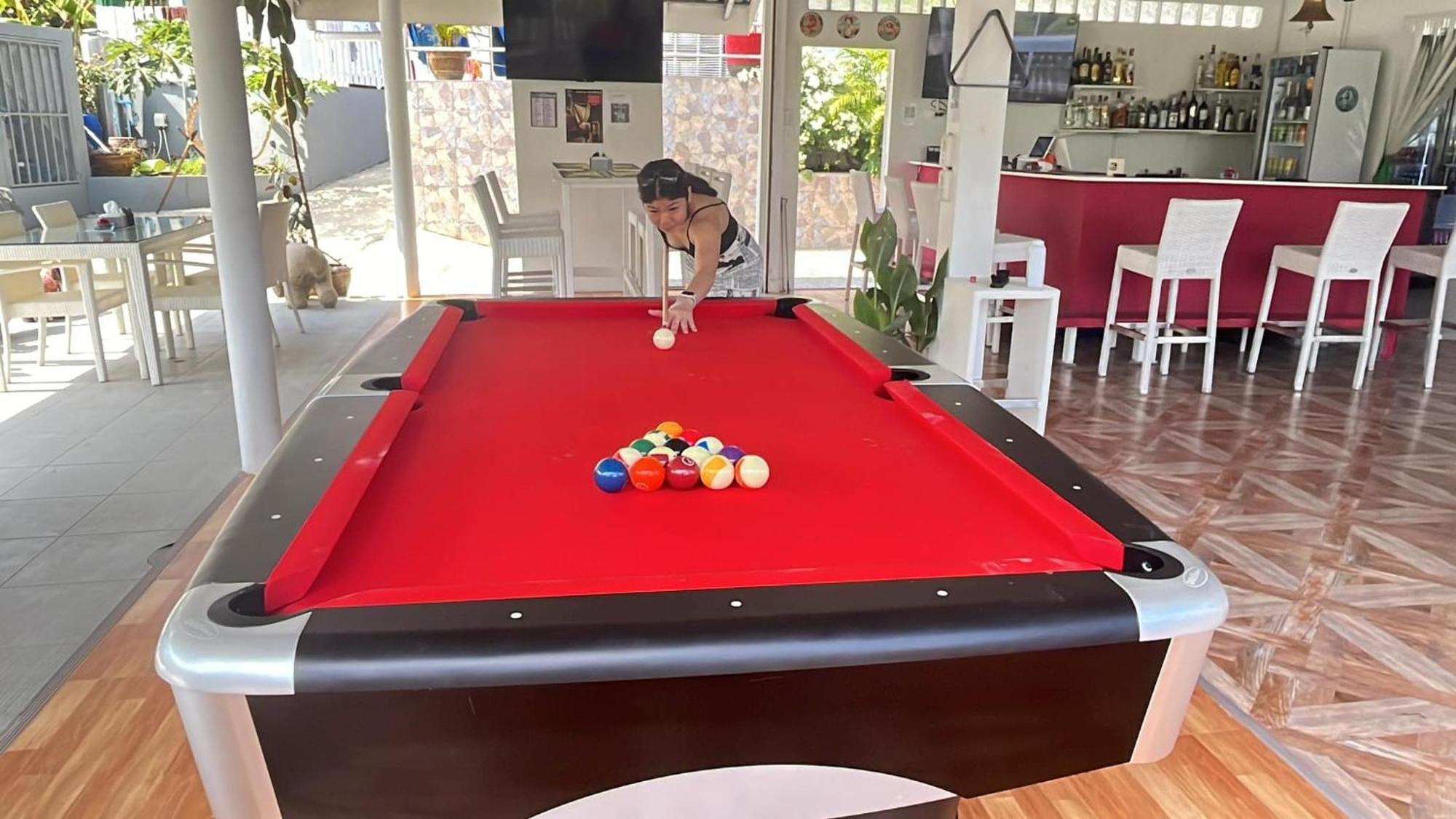 Elephant Sports Bar And Accommodation Пхукет Экстерьер фото